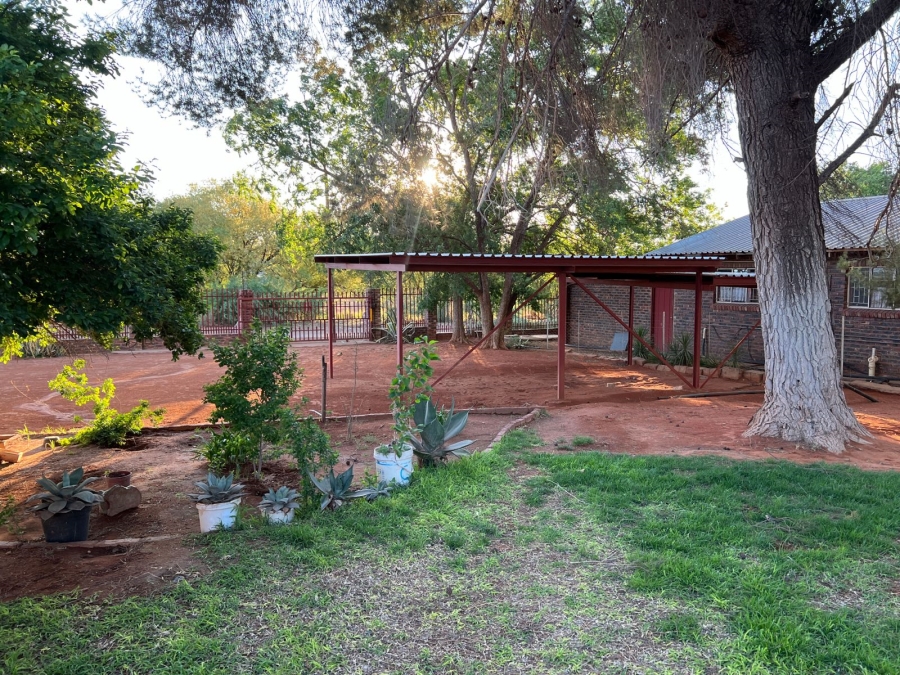 8 Bedroom Property for Sale in Dibeng Northern Cape